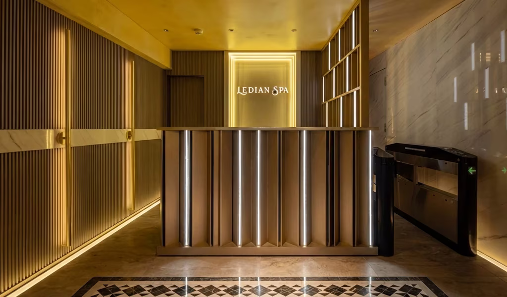 まずはシャワーで身体を清める